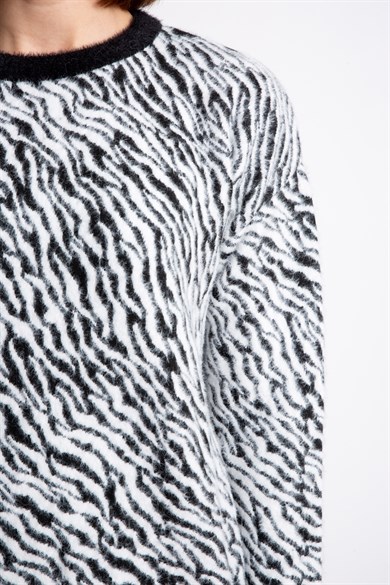 Zebra Desenli Kazak-Siyah-Ekru